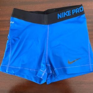 Women’s Nike pros size S